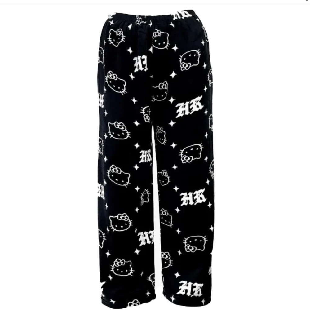 Hello I am selling this because I broke up with my girlfriend before I gave it .